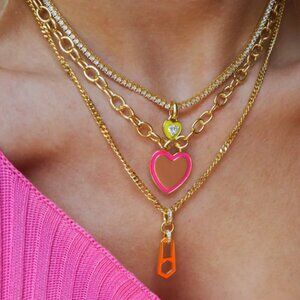 Heart-shaped zirconia pendant necklace